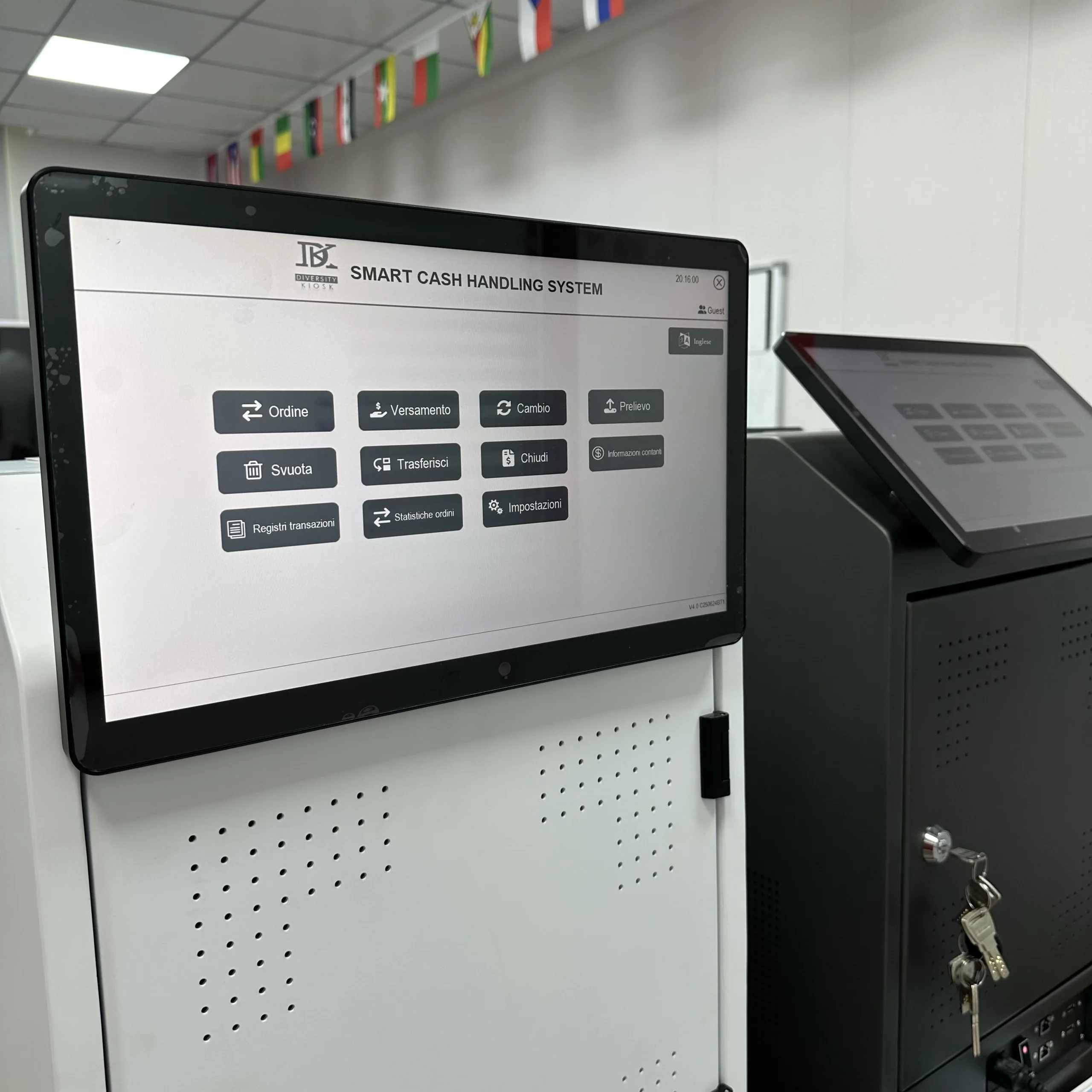 Front hopper for fast coin insertion.